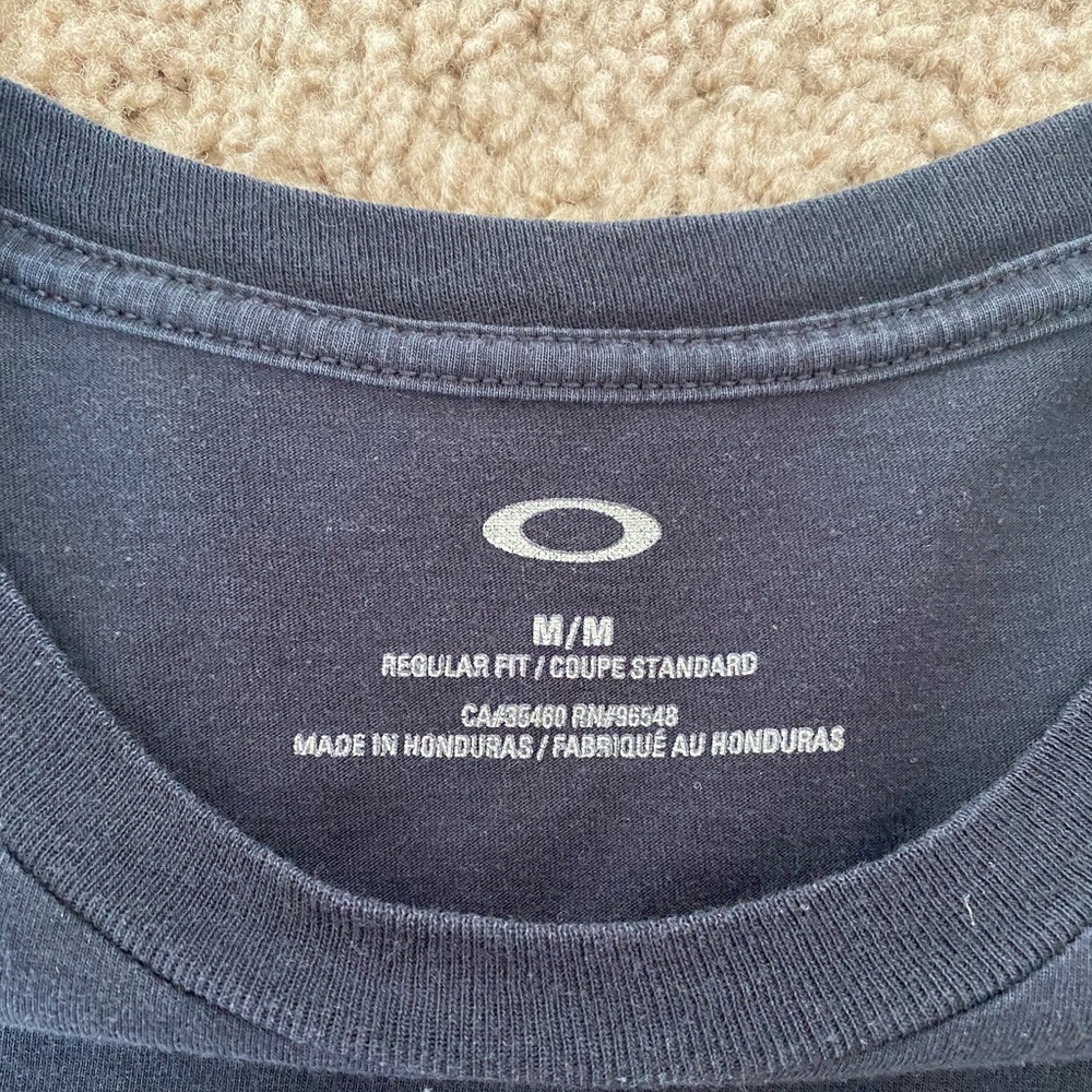 Men’s Oakley Tee - Picture 2 of 4